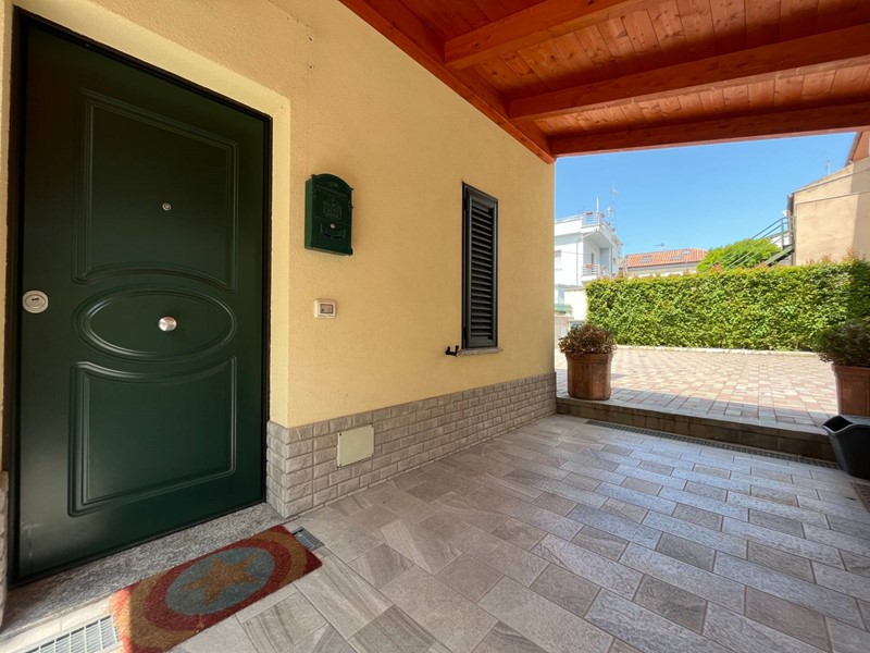 Casa Semi Indipendente in Affitto a Catanzaro, zona Lido Corso, 380€, 90 m², arredato