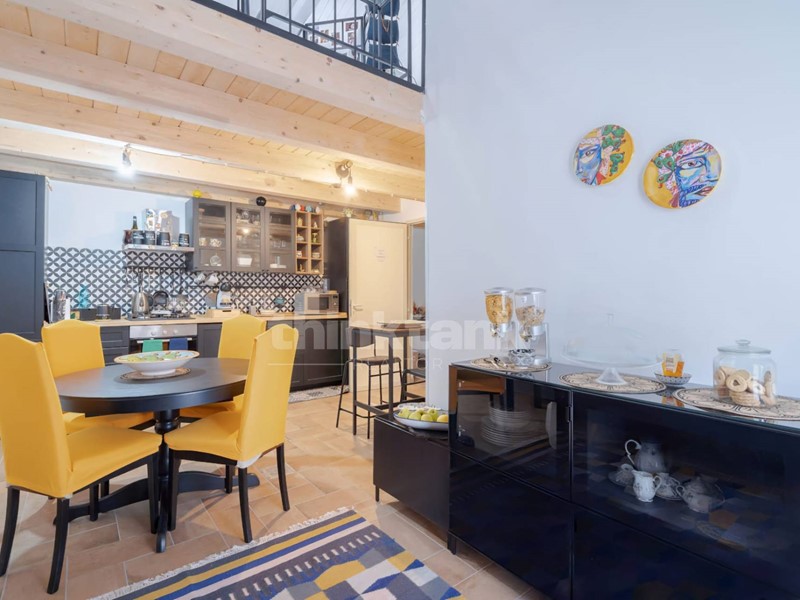 Appartamento in Vendita a Noto, 350'000€, 200 m², arredato