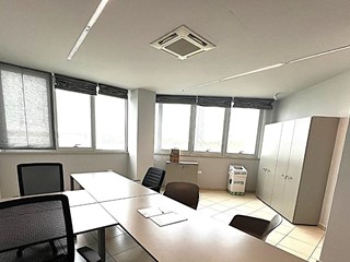 Ufficio in Affitto a Cascina, 1'300€, 127 m²
