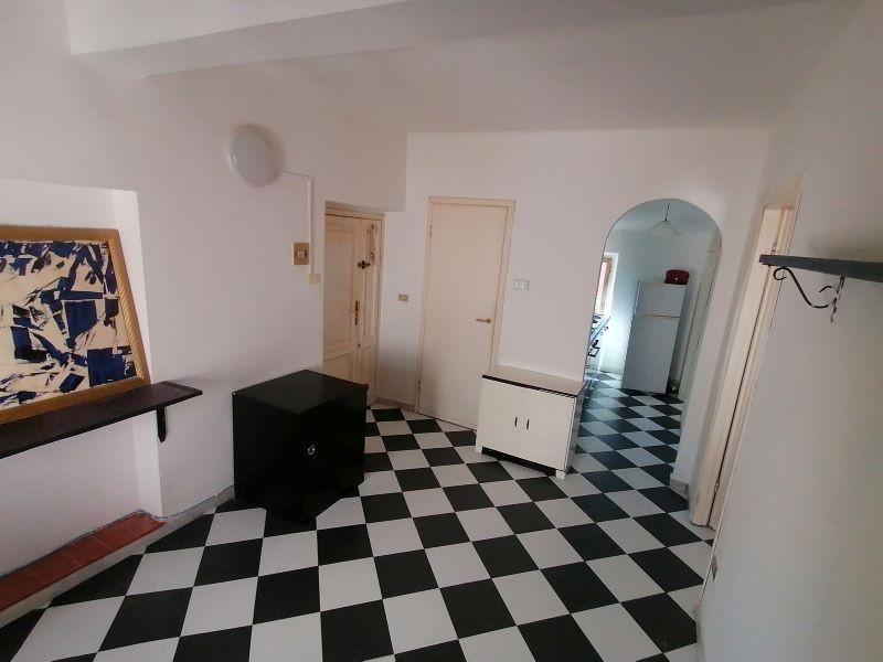 Quadrilocale in Vendita a Carrara, 90'000€, 60 m²