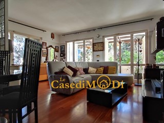 Quadrilocale in Vendita a Livorno, zona Montenero, 349'000€, 90 m²