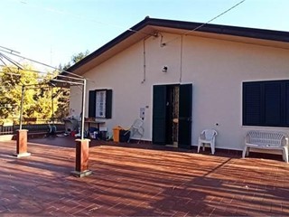 Casa Indipendente in Vendita a Marliana, zona Panicagliora, 135'000€, 165 m², arredato, con Box