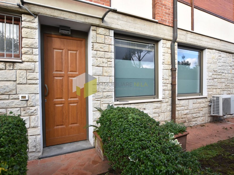 Ufficio in Affitto a Pisa, 700€, 30 m²