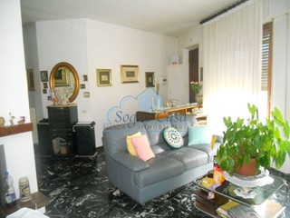 Villa in Vendita a Castelnuovo Magra, 550'000€, 360 m², arredato