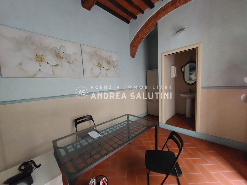 Ufficio in Affitto a Santa Croce sull'Arno, 250€, 20 m²