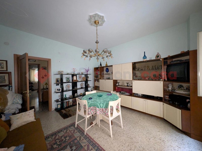 Quadrilocale in Vendita a Reggio Calabria, 98'000€, 143 m²