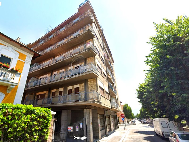 Appartamento in Vendita a Avezzano, 78'000€, 100 m²