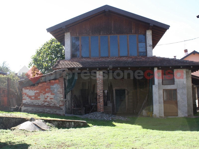 Casale in Vendita a Castelletto sopra Ticino, 80'000€, 130 m²