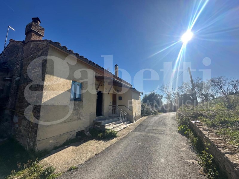 Trilocale in Vendita a Amelia, 34'000€, 86 m², arredato