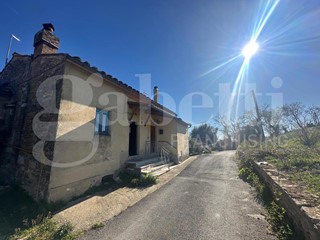 Trilocale in Vendita a Amelia, 34'000€, 86 m², arredato