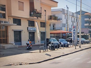 Negozio in Affitto a Aversa, 2'000&euro;, 85 m²