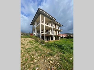 Villa in Vendita a Minturno, 420'000€, 600 m²