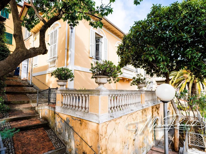 Villa in Vendita a Taggia, 549'000€, 803.3