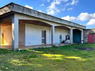 Casa Indipendente in Vendita a Polignano a Mare, 180'000€, 209 m²