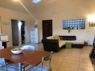 Quadrilocale in Vendita a Fosdinovo, zona Caniparola, 145'000€, 75 m², arredato