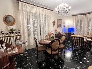 Appartamento in Vendita a Senigallia, 445'000€, 148 m², arredato, con Box