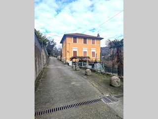 Appartamento in Vendita a Genova, 78'000€, 99 m²