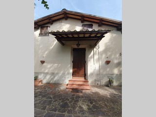 Villa in Vendita a Rufina, zona castiglioni, 260'000€, 160 m²