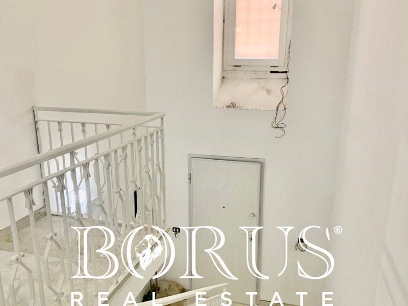 Ufficio in Affitto a Aversa, 1'000€, 131 m²