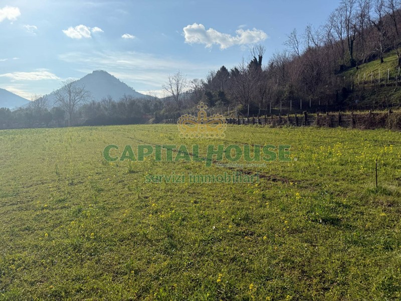 Terreno agricolo in Vendita a Roccapiemonte, 160'000€, 8000 m²