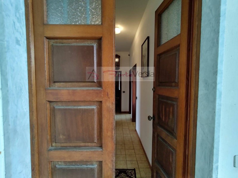 Villa in Vendita a Pietrasanta, zona Strettoia, 470'000€, 159 m²