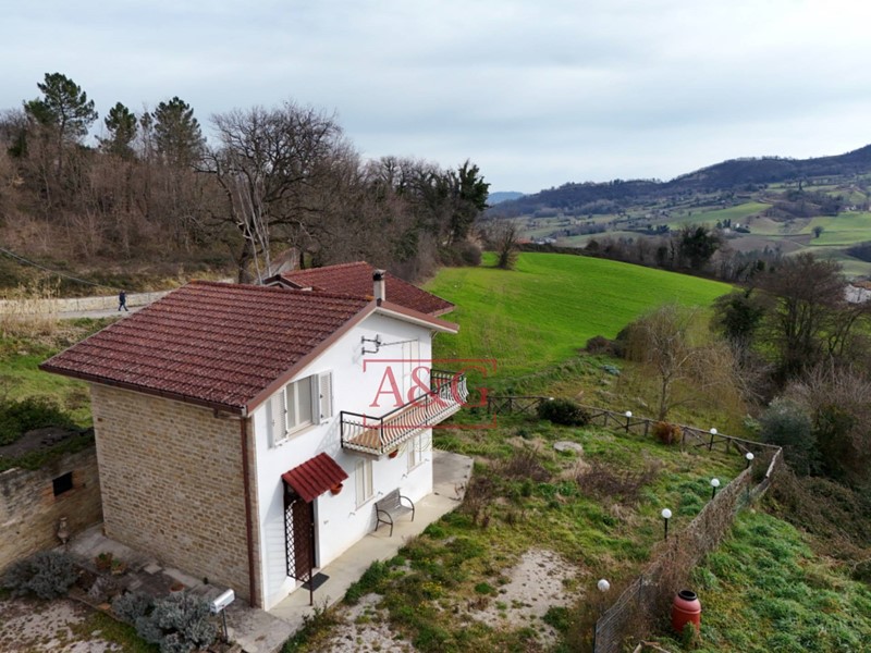 Casa Indipendente in Vendita a Montefalcone Appennino, zona Campagna, 95'000€, 108 m²