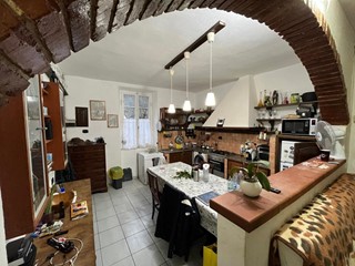 Casa Indipendente in Vendita a Luni, zona Casano, 95'000€, 85 m²