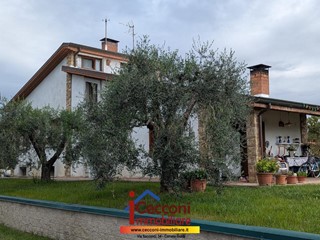 Casa Indipendente in Vendita a Cerreto Guidi, zona Stabbia, 347'000€, 180 m², con Box