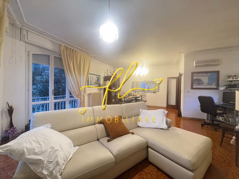 Villa bifamiliare in Vendita a Collesalvetti, zona Stagno, 220'000&euro;, 149 m²