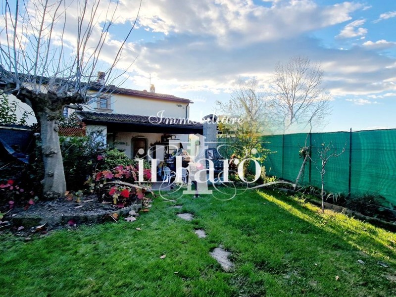 Casa Semi Indipendente in Vendita a Campi Bisenzio, zona San Piero a Ponti, 570'000€, 250 m²