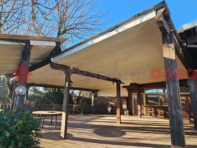 Negozio in Vendita a Cumiana, 249'000€, 300 m²