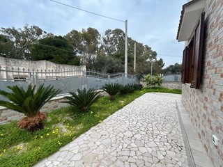 Villa in Vendita a Leporano, 205'000€, 120 m²