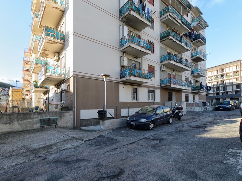 Trilocale in Vendita a Messina, 128'000€, 105 m²