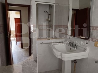 Quadrilocale in Vendita a Siracusa, 98'000&euro;, 132 m²