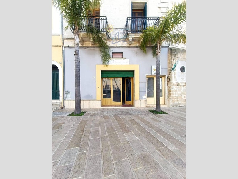 Immobile commerciale in Vendita a Maruggio, 170'000€, 190 m²