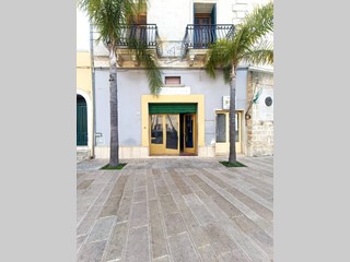 Immobile commerciale in Vendita a Maruggio, 170'000€, 190 m²