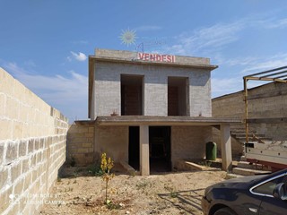 Casale in Vendita a Sava, 220'000€, 210 m²