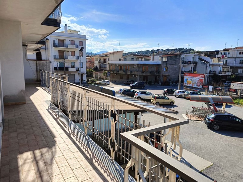Appartamento in Vendita a Terme Vigliatore, 120'000€, 165 m²