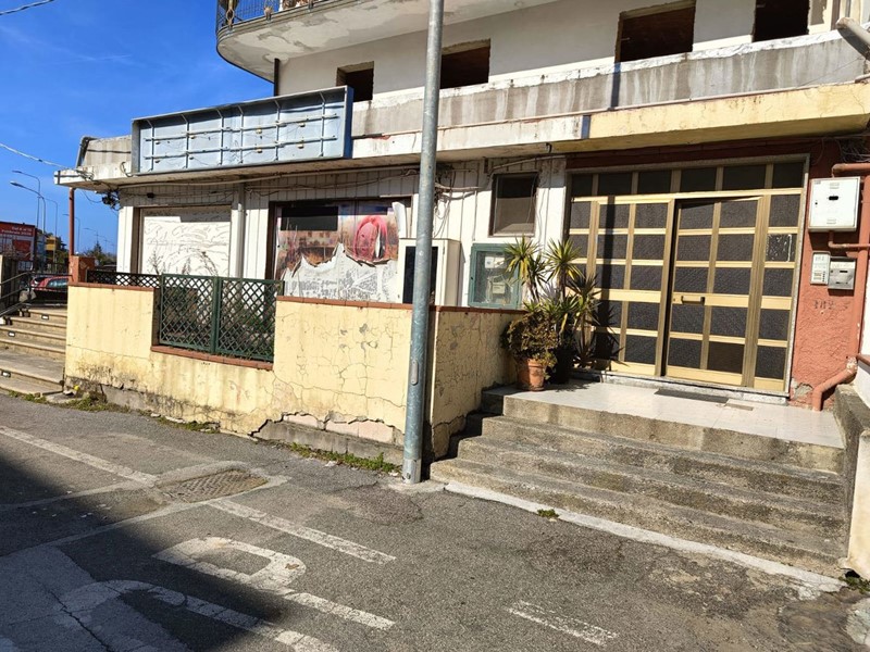 Appartamento in Vendita a Terme Vigliatore, 60'000€, 140 m²