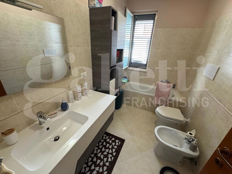 Trilocale in Vendita a Bellona, 123'000€, 90 m²