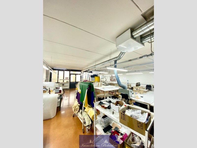 Capannone in Affitto a Scandicci, zona Casellina, 900&euro;, 85 m²