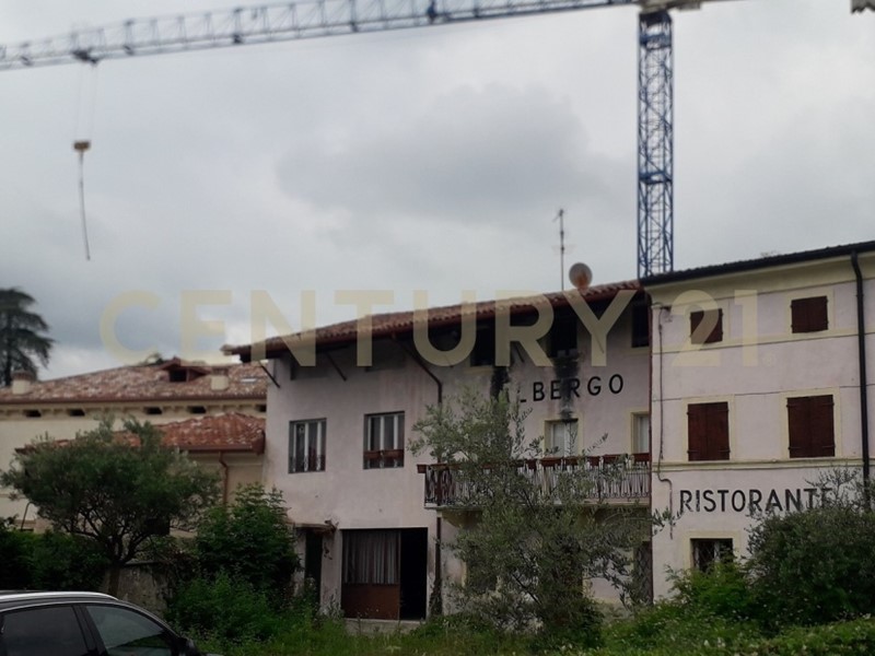 Casa Semi Indipendente in Vendita a Tregnago, 215'000€, 1060 m²