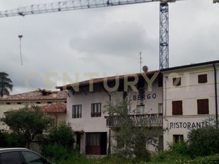 Casa Semi Indipendente in Vendita a Tregnago, 215'000€, 1060 m²