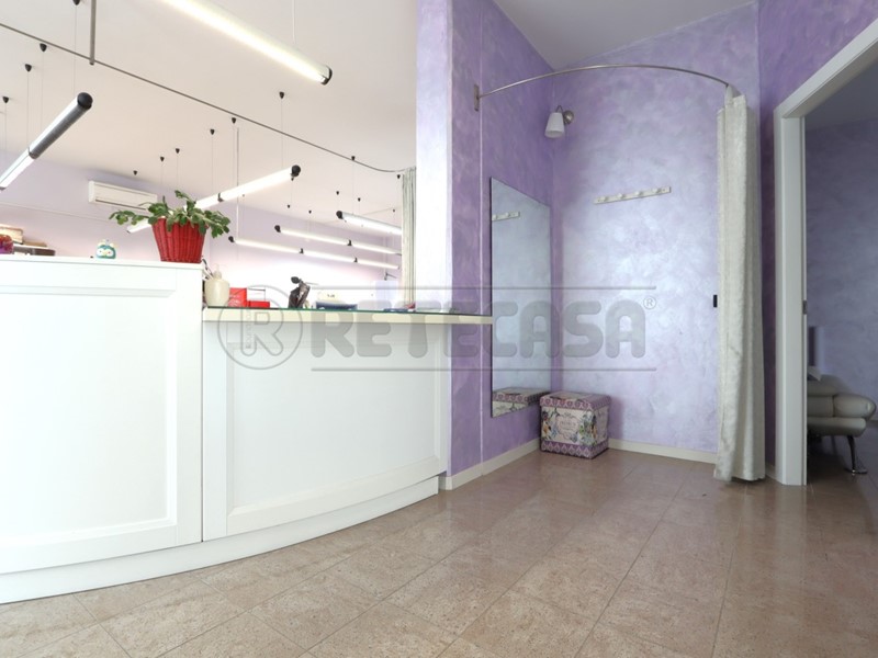Immobile commerciale in Affitto a Longare, 600€, 110 m², con Box