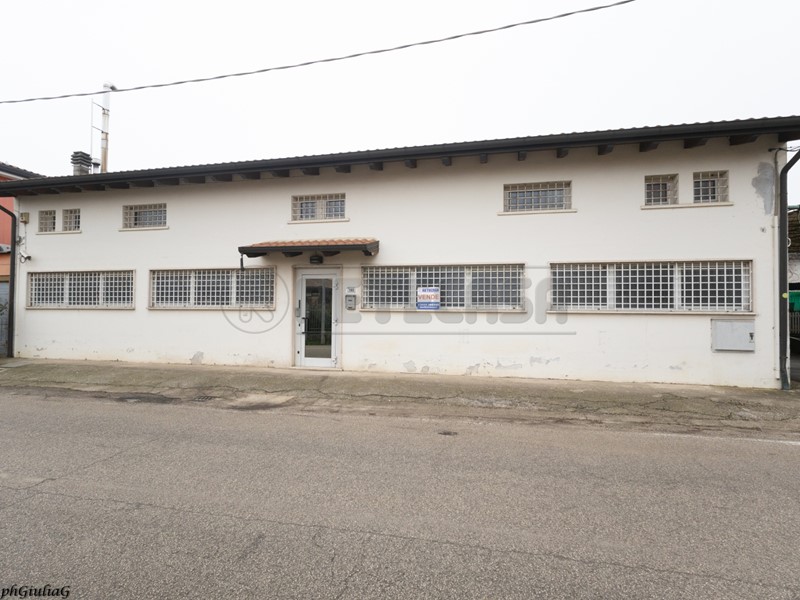 Laboratorio in Vendita a Dueville, 125'000€, 325 m²