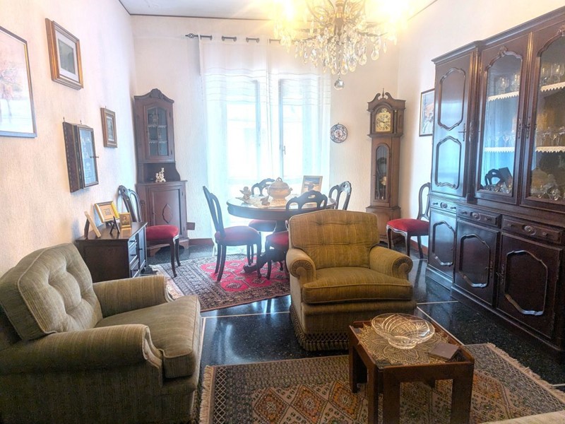 Appartamento in Vendita a Genova, 95'000€, 112 m²