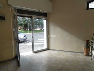 Capannone in Affitto a Terni, zona Centro Storico, 200€, 18 m²