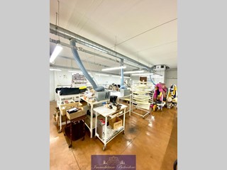 Capannone in Affitto a Scandicci, zona Casellina, 2'680&euro;, 309 m²