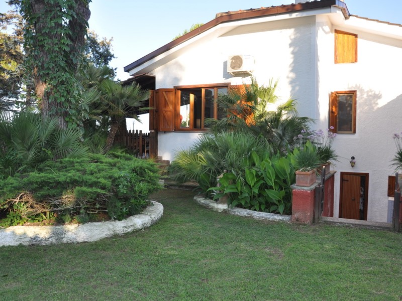 Villa in Vendita a San Felice Circeo, zona Residenziale, 720'000€, 211 m²
