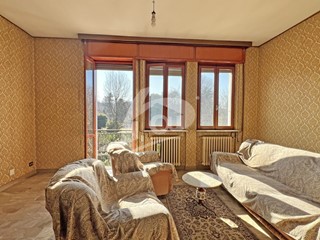 Appartamento in Vendita a Travedona Monate, 85'000€, 132 m²